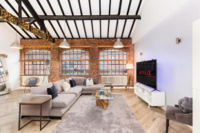 High End Luxury Townhouse in JQ, 4 Bedrooms, Flat screen TV in all rooms, Free Parking, Near Birmingham City Centre DEPOSIT REQUIRED